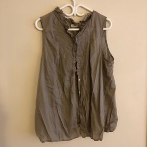 Very wrinkled Old Navy sleeveless blouse